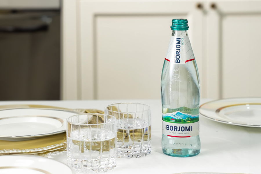 Borjomi - Dòng nước khoáng nguyên thủy từ mạch ngầm núi lửa sâu 8.000m tại Georgia